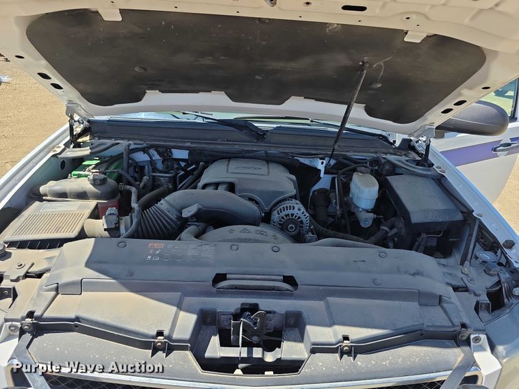 image for item EF3621 2012 Chevrolet Suburban 1500 SUV