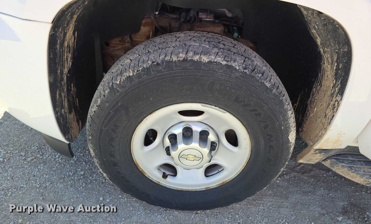 image for item EF3621 2012 Chevrolet Suburban 1500 SUV