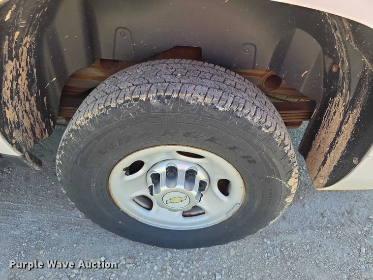 image for item EF3621 2012 Chevrolet Suburban 1500 SUV