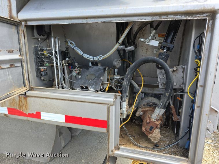 image for item EF3625 Henderson salt spreader