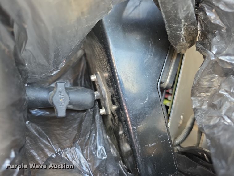 image for item EF3625 Henderson salt spreader