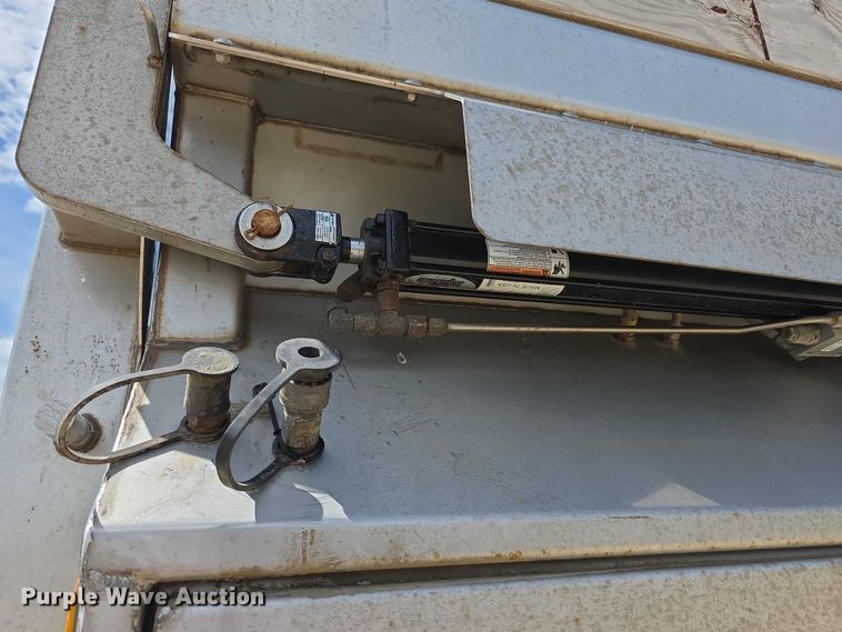 image for item EF3625 Henderson salt spreader