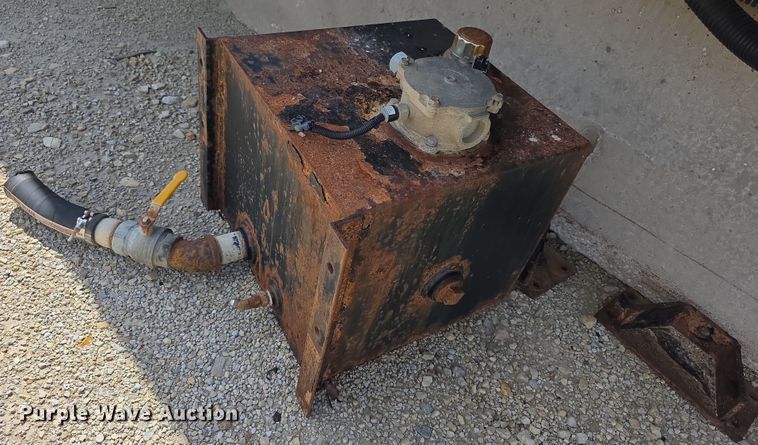 image for item EF3625 Henderson salt spreader