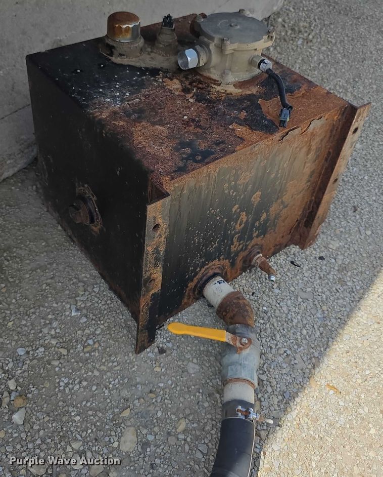 image for item EF3625 Henderson salt spreader