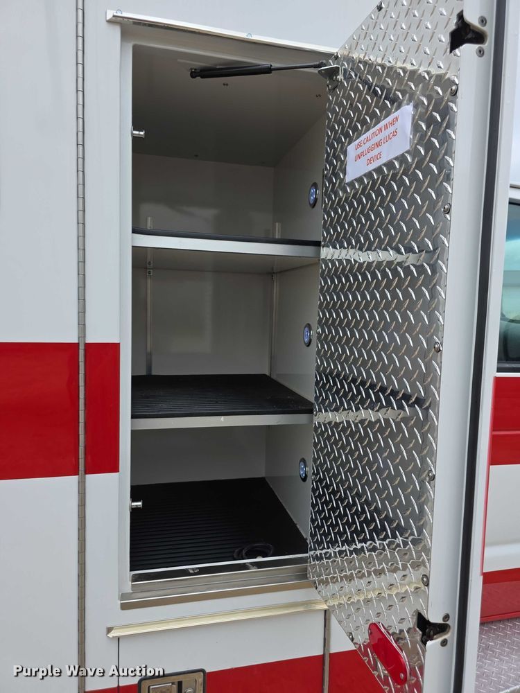 image for item EF3626 2008 Ford E450 Super Duty ambulance
