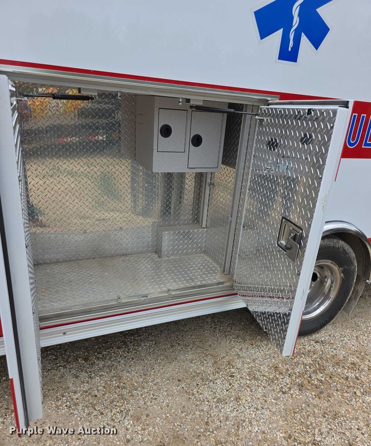 image for item EF3626 2008 Ford E450 Super Duty ambulance