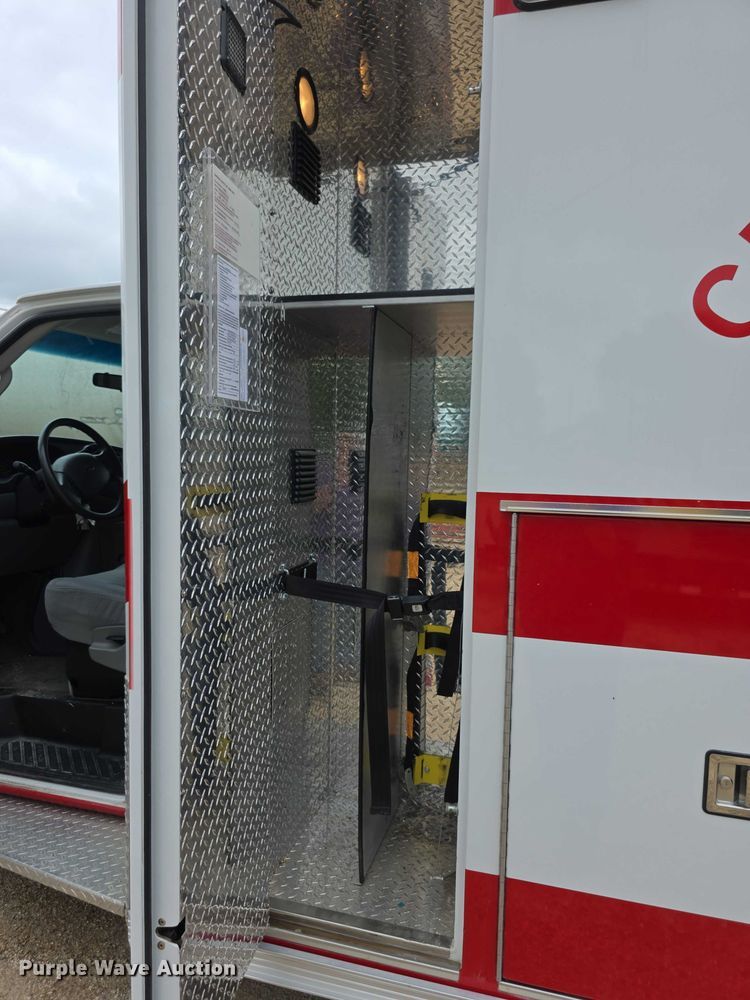 image for item EF3626 2008 Ford E450 Super Duty ambulance