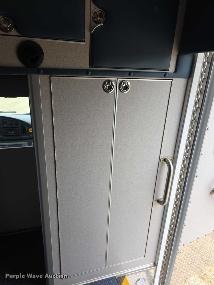 image for item EF3626 2008 Ford E450 Super Duty ambulance