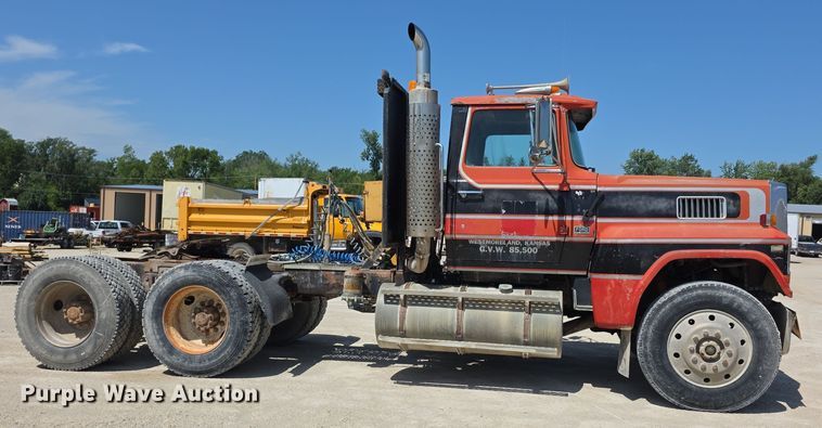 image for item EF3636 1984 ford LTL9000 semi truck