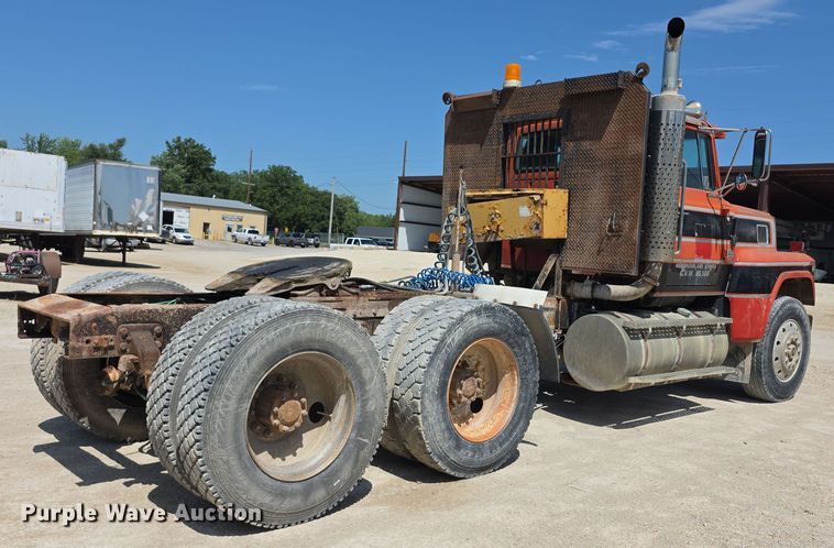 image for item EF3636 1984 ford LTL9000 semi truck