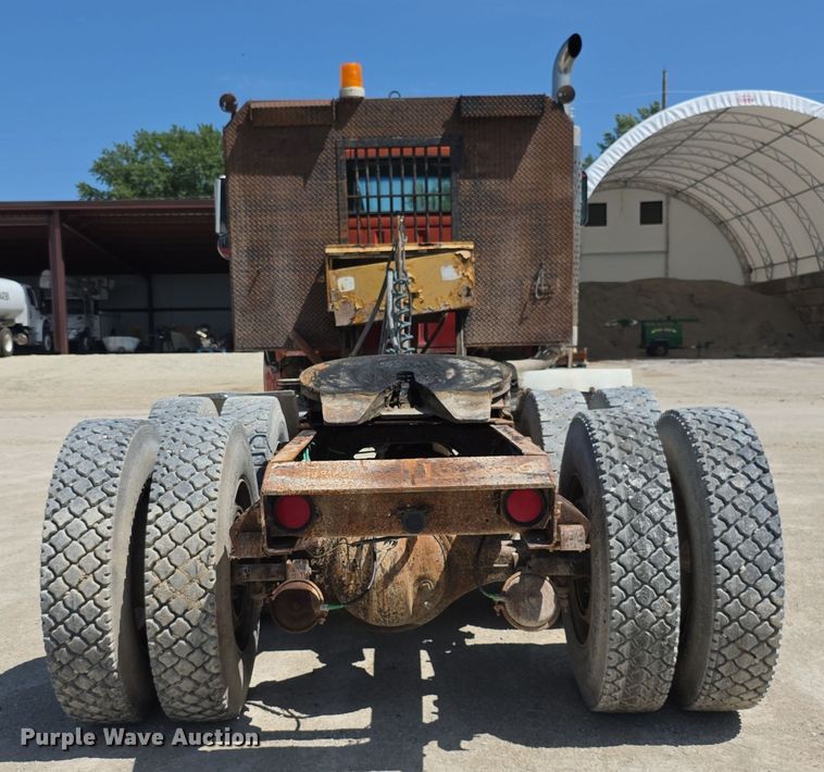 image for item EF3636 1984 ford LTL9000 semi truck