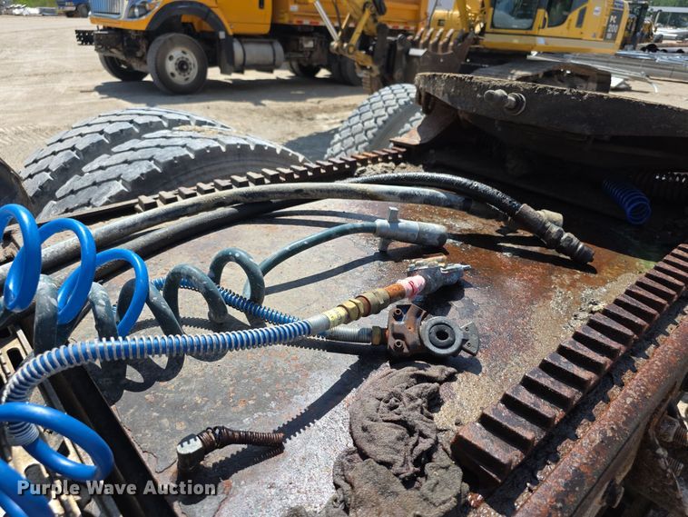 image for item EF3636 1984 ford LTL9000 semi truck