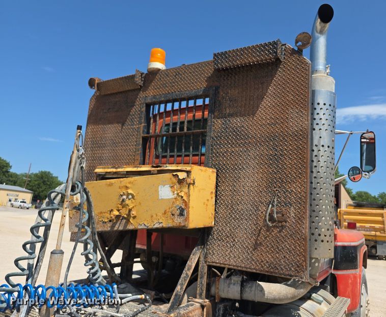 image for item EF3636 1984 ford LTL9000 semi truck