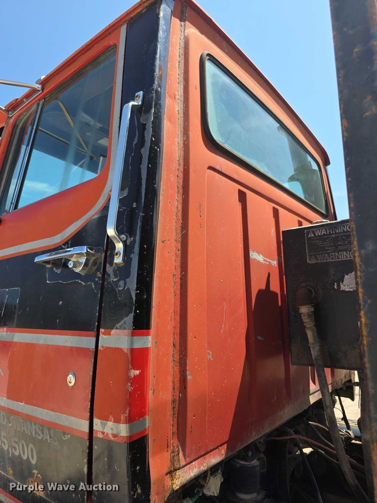 image for item EF3636 1984 ford LTL9000 semi truck