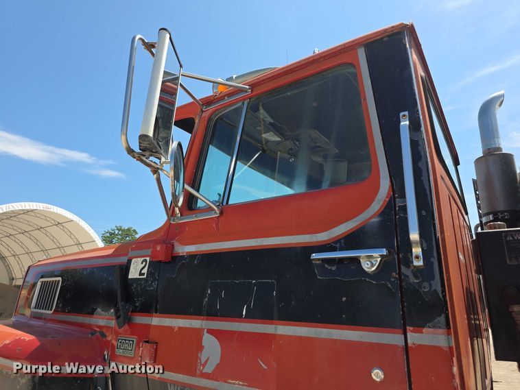 image for item EF3636 1984 ford LTL9000 semi truck