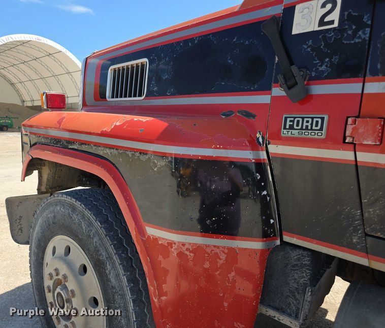 image for item EF3636 1984 ford LTL9000 semi truck