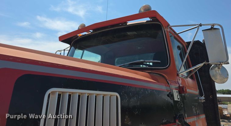 image for item EF3636 1984 ford LTL9000 semi truck