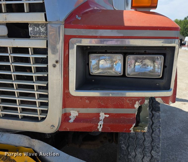 image for item EF3636 1984 ford LTL9000 semi truck