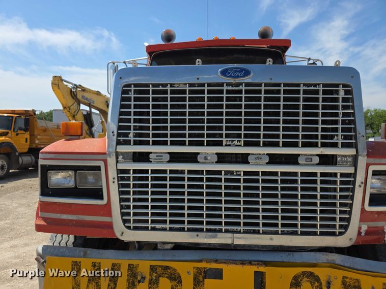 image for item EF3636 1984 ford LTL9000 semi truck