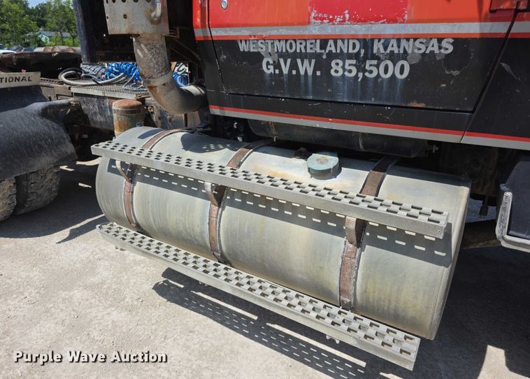 image for item EF3636 1984 ford LTL9000 semi truck