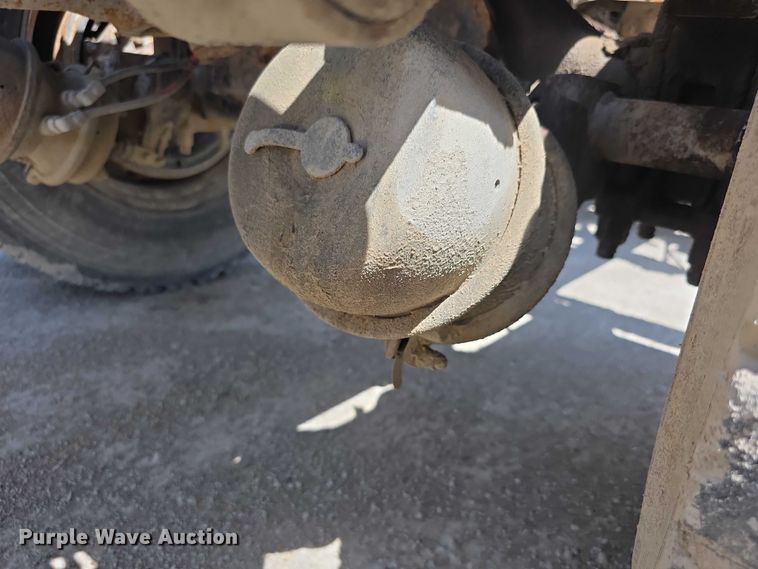 image for item EF3636 1984 ford LTL9000 semi truck