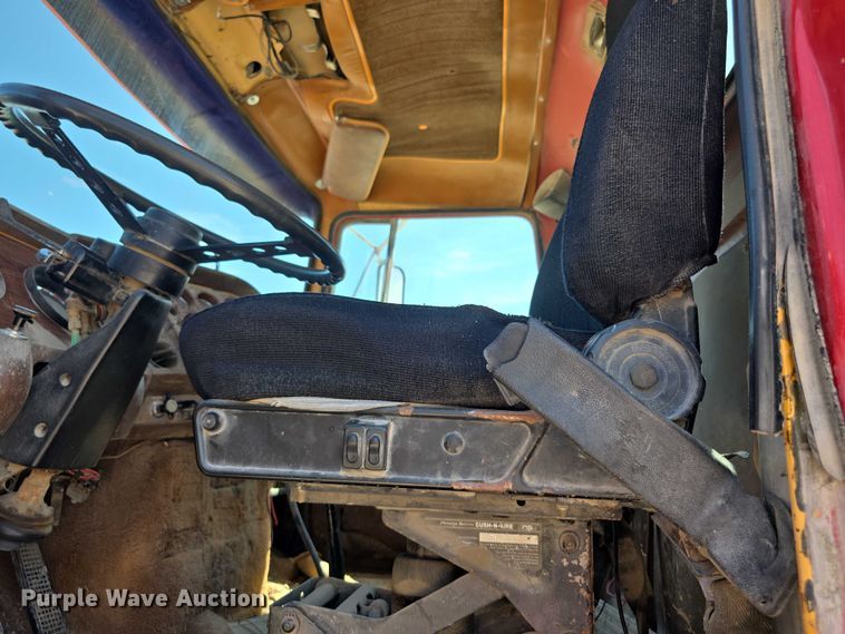 image for item EF3636 1984 ford LTL9000 semi truck