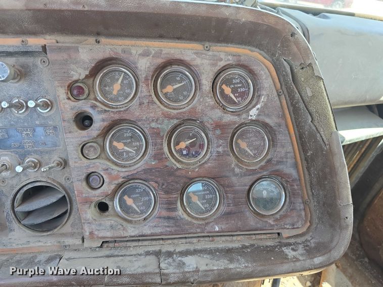 image for item EF3636 1984 ford LTL9000 semi truck