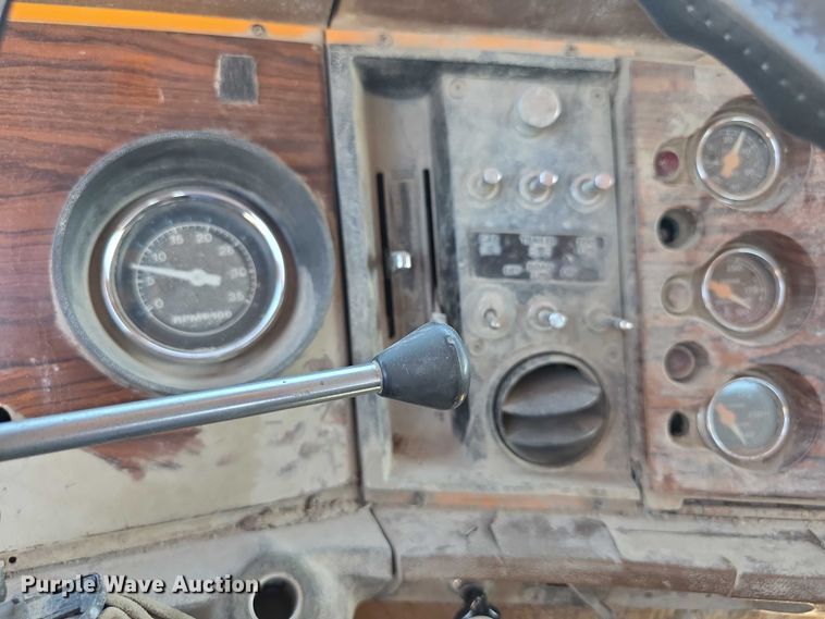 image for item EF3636 1984 ford LTL9000 semi truck