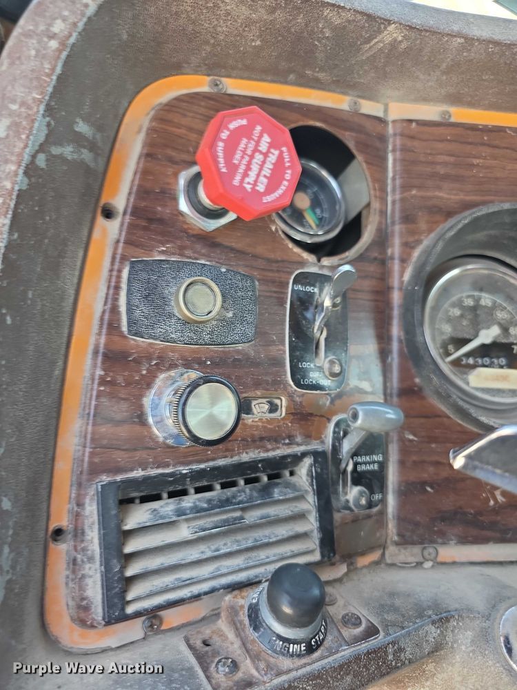 image for item EF3636 1984 ford LTL9000 semi truck