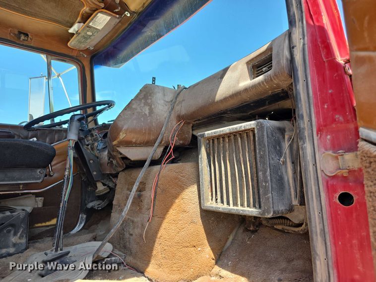 image for item EF3636 1984 ford LTL9000 semi truck