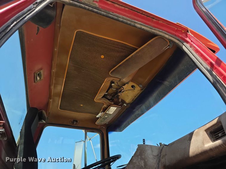 image for item EF3636 1984 ford LTL9000 semi truck