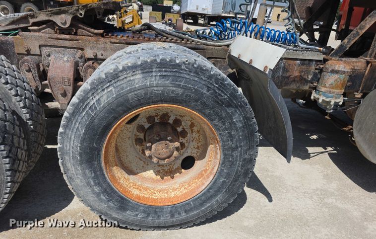 image for item EF3636 1984 ford LTL9000 semi truck