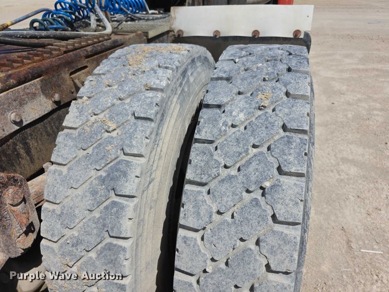 image for item EF3636 1984 ford LTL9000 semi truck