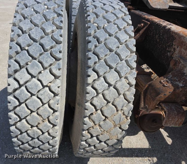 image for item EF3636 1984 ford LTL9000 semi truck