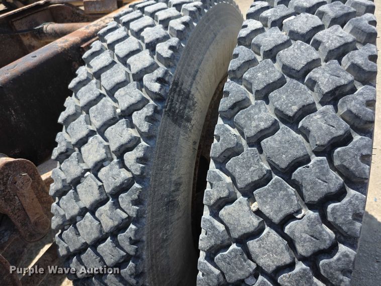 image for item EF3636 1984 ford LTL9000 semi truck