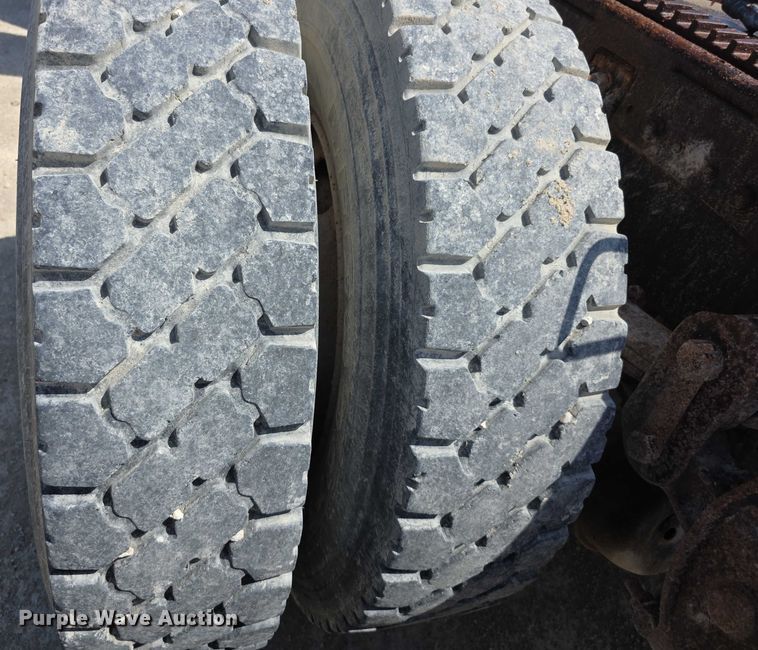 image for item EF3636 1984 ford LTL9000 semi truck