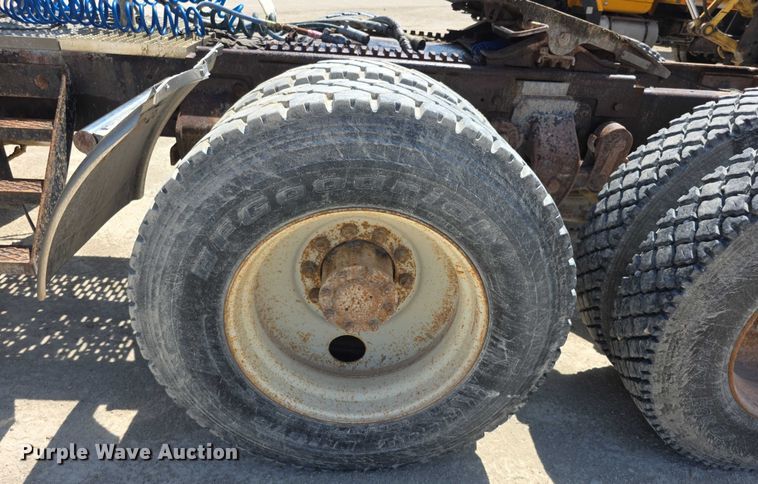 image for item EF3636 1984 ford LTL9000 semi truck