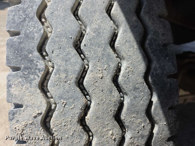 image for item EF3636 1984 ford LTL9000 semi truck