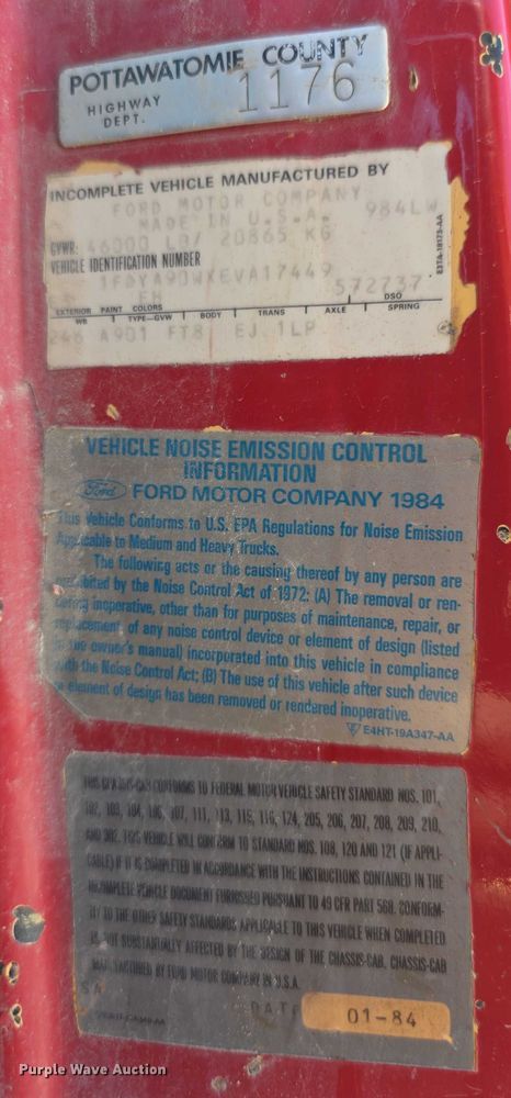 image for item EF3636 1984 ford LTL9000 semi truck