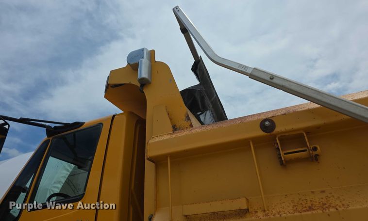 image for item EF3637 2014 International 7600 dump truck