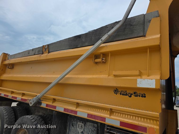 image for item EF3637 2014 International 7600 dump truck