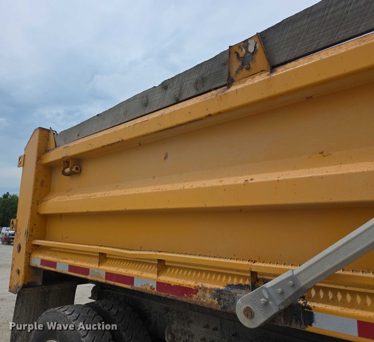 image for item EF3637 2014 International 7600 dump truck