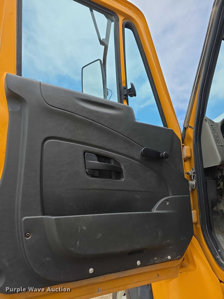 image for item EF3637 2014 International 7600 dump truck