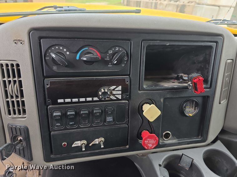 image for item EF3637 2014 International 7600 dump truck