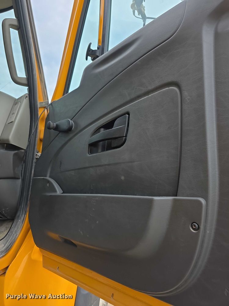 image for item EF3637 2014 International 7600 dump truck