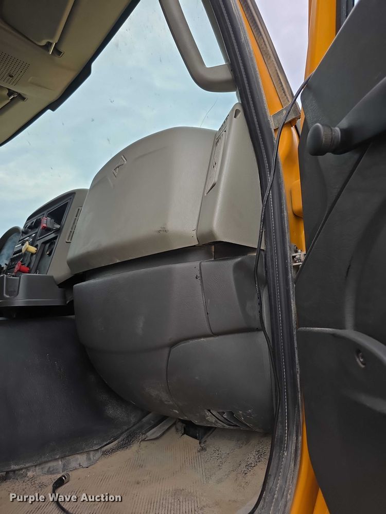 image for item EF3637 2014 International 7600 dump truck