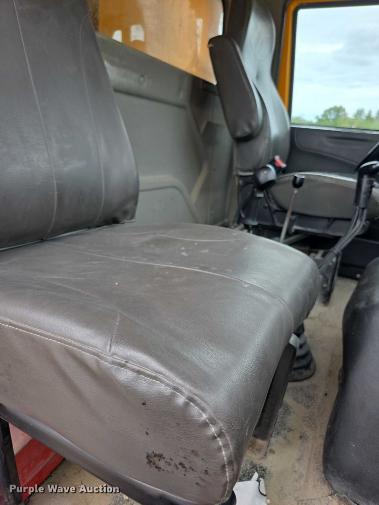 image for item EF3637 2014 International 7600 dump truck