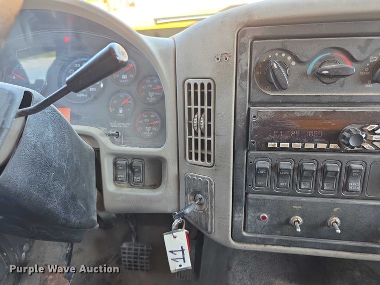 image for item EF3638 2014 International 7600 dump truck