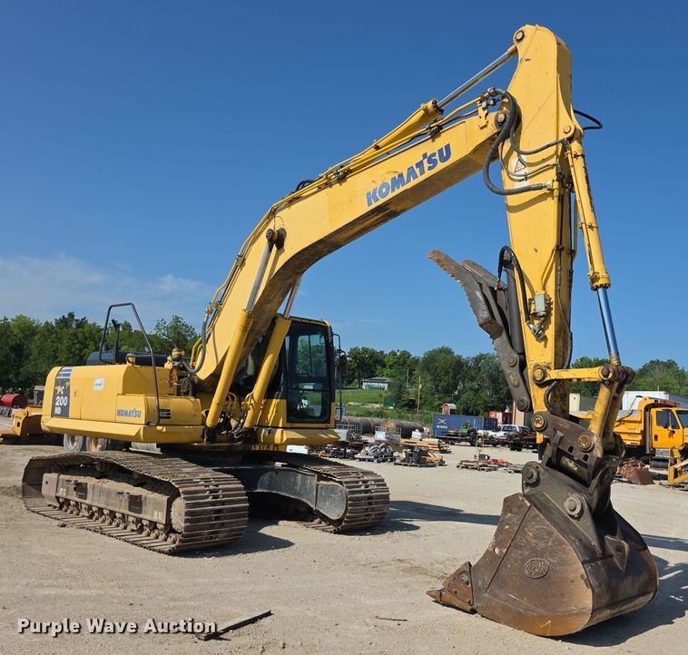 EXCAVADORA 2009 KOMATSU PC200LC8