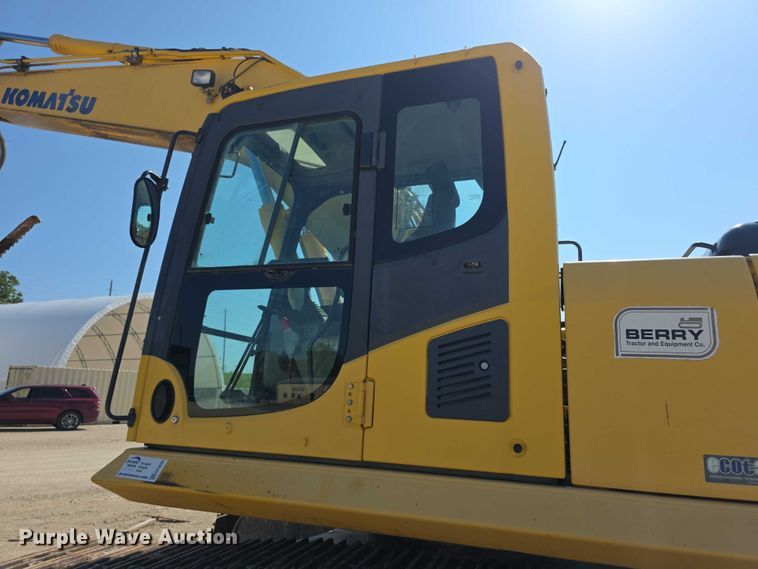 image for item EF3639 2009 Komatsu PC200LC-8 excavator